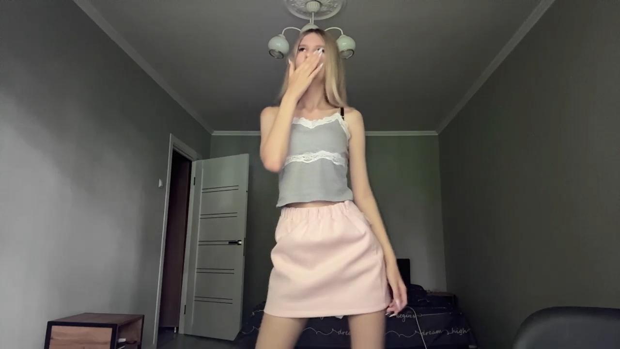 webcam model SuzieBrion from XloveCam webcam model SuzieBrion from XloveCam
