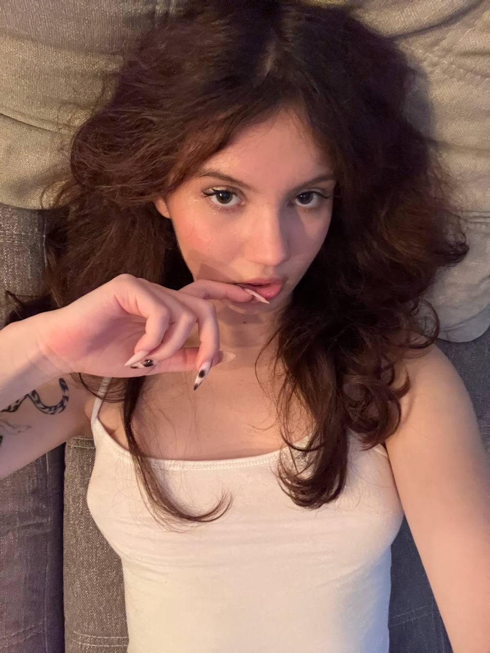 webcam model TanaFietek from XloveCam webcam model TanaFietek from XloveCam