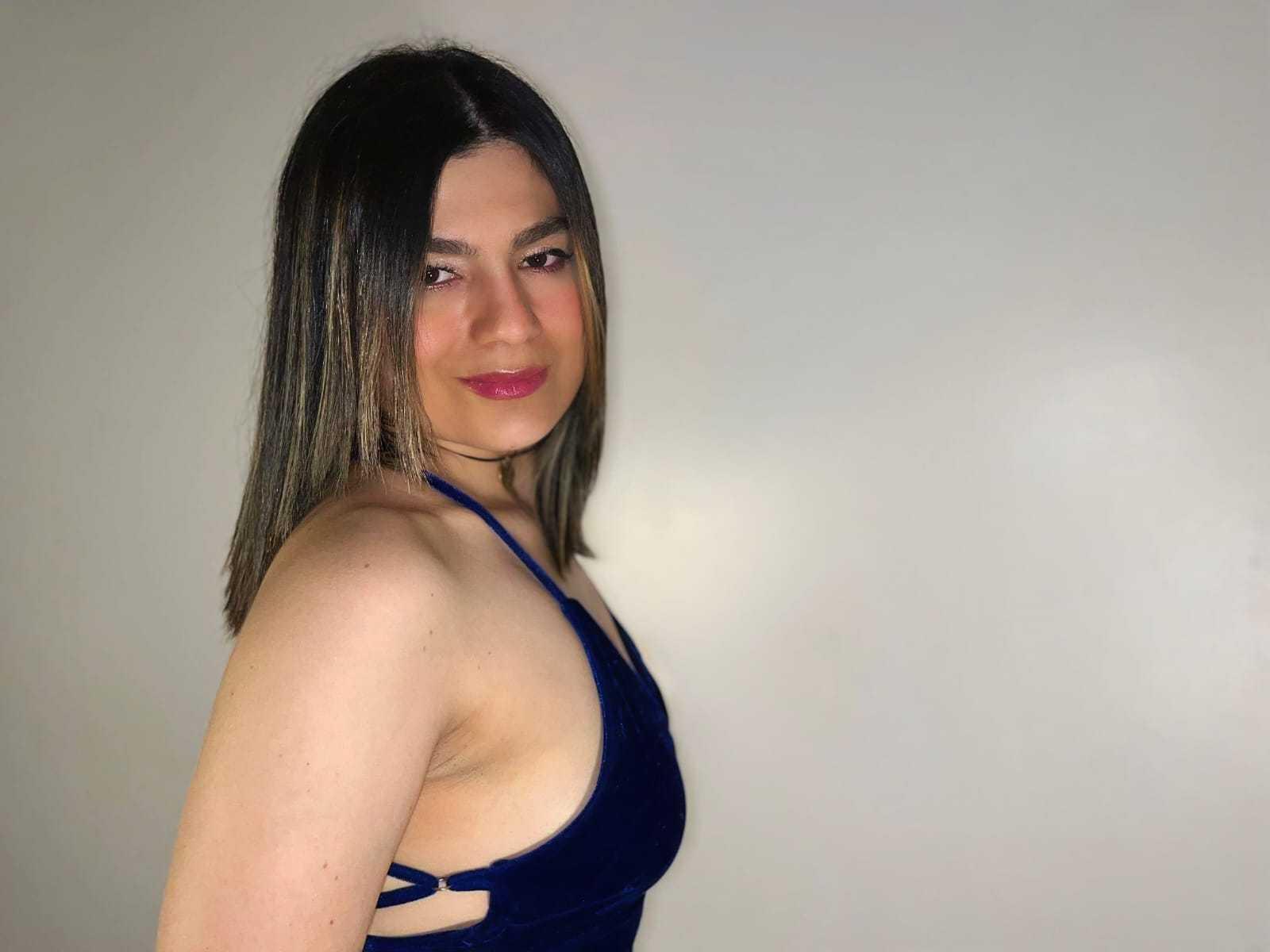 webcam model ValeriaRomina from XloveCam webcam model ValeriaRomina from XloveCam