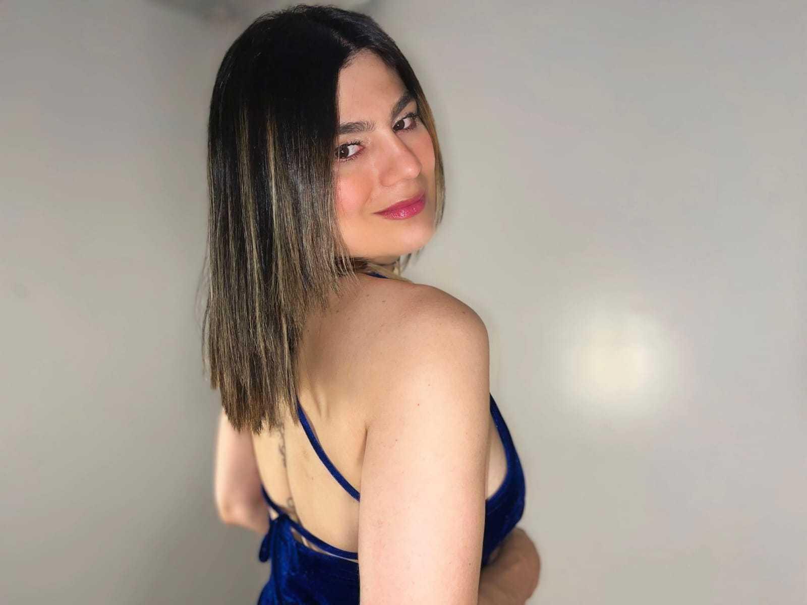 webcam model ValeriaRomina from XloveCam webcam model ValeriaRomina from XloveCam