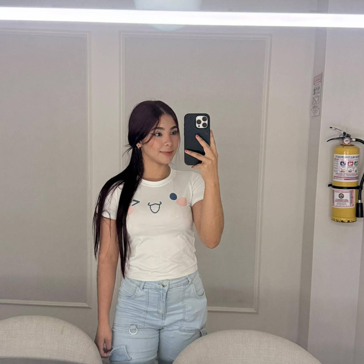 webcam model NathalieAndLuna from XloveCam webcam model NathalieAndLuna from XloveCam