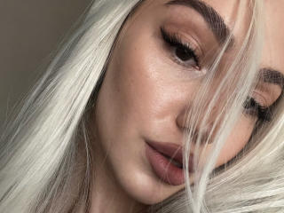 SophieKitty Blowjob XXX Cams - Photo 2/21