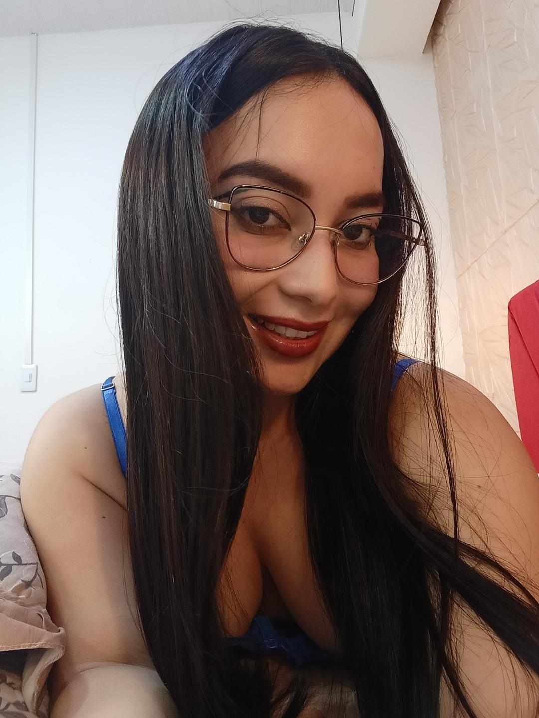 webcam model MelaniCoox from XloveCam webcam model MelaniCoox from XloveCam