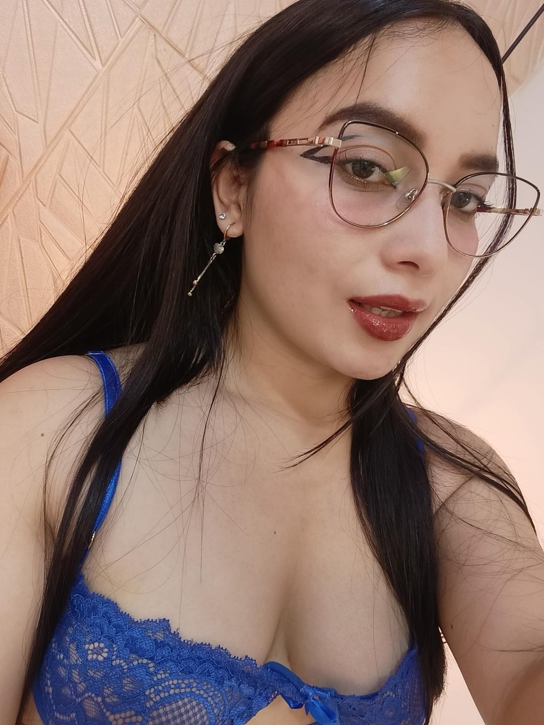webcam model MelaniCoox from XloveCam webcam model MelaniCoox from XloveCam