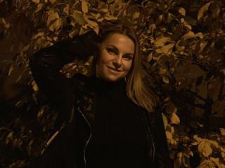 BelleLisaG Live Cam Porn - Photo 10/21