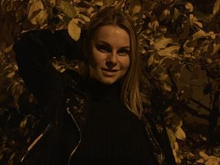 BelleLisaG Live Cam Porn - Photo 8/21