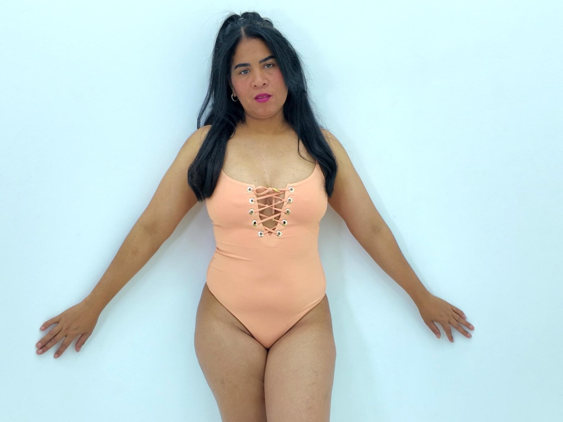 webcam model Rhouss from XloveCam webcam model Rhouss from XloveCam