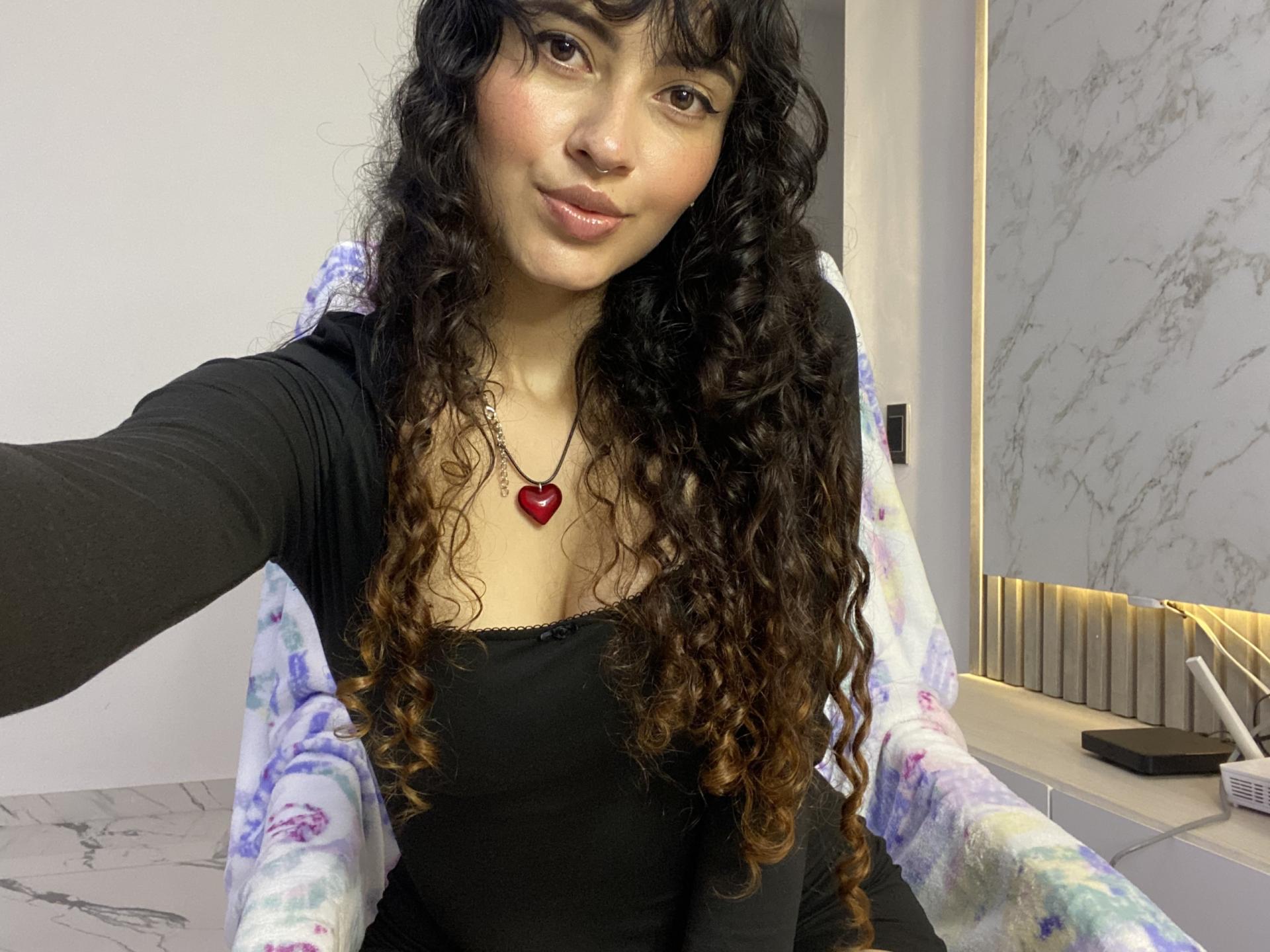 webcam model SeleneCooper from XloveCam webcam model SeleneCooper from XloveCam