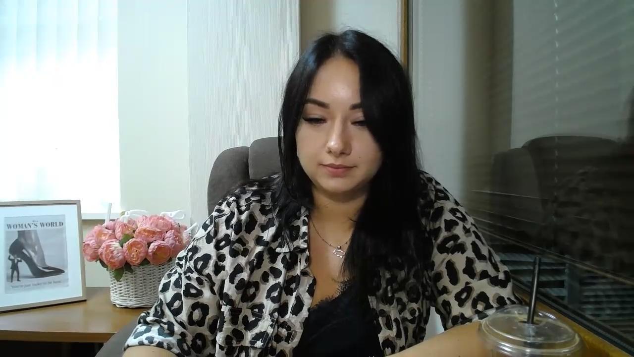 webcam model AdriannaGoldis from XloveCam webcam model AdriannaGoldis from XloveCam