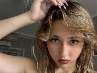 AnnieFiscal Webcam Porno Live - Photo 18/21
