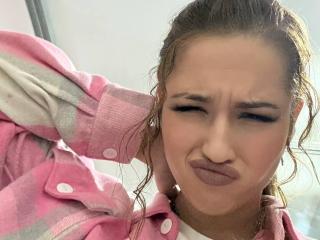 AnnieFiscal Webcam Porno Live - Photo 9/21