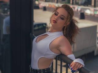 AnnieFiscal Webcam Porno Live - Photo 8/21