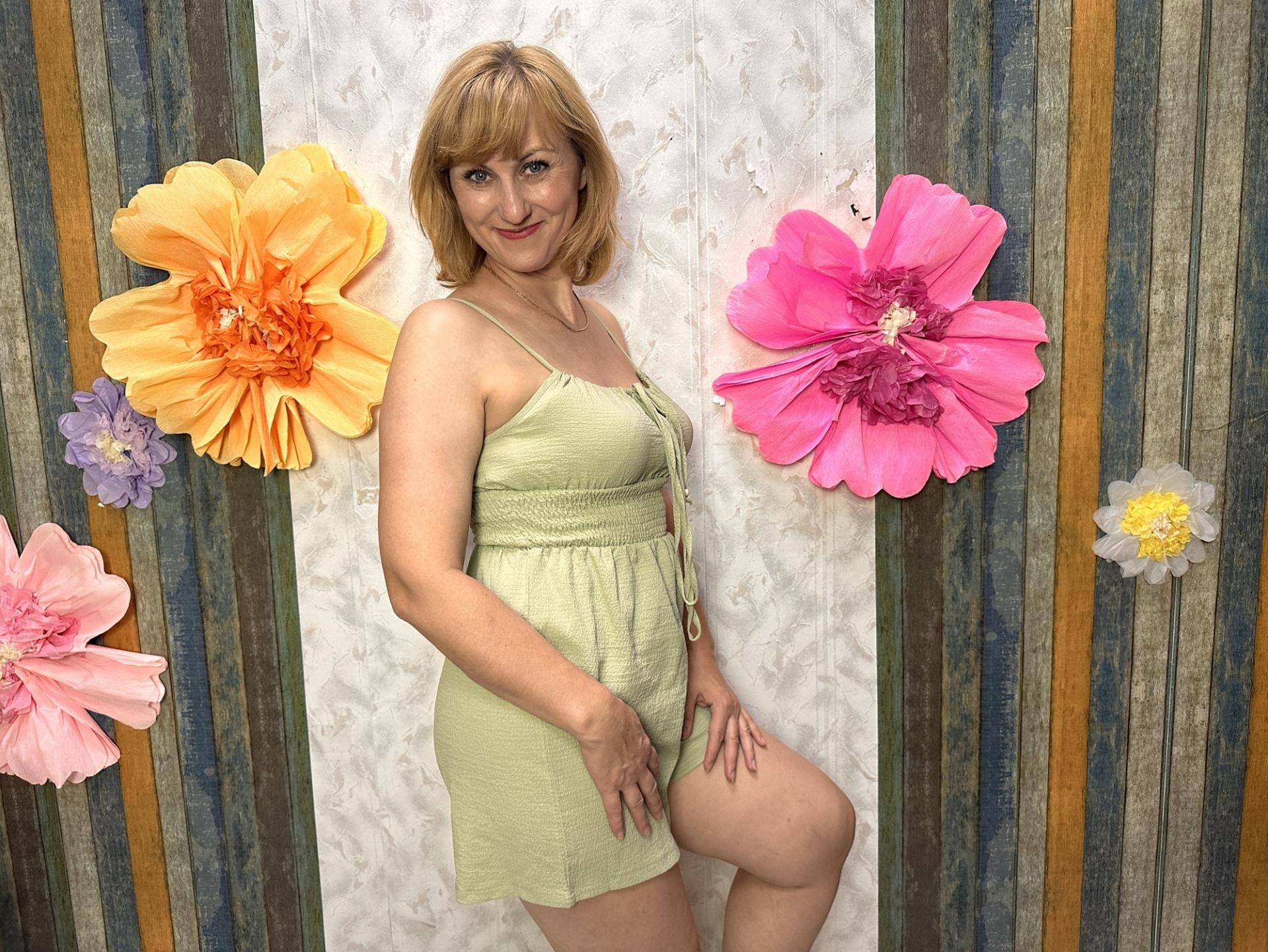 webcam model RebecaMarti from XloveCam webcam model RebecaMarti from XloveCam