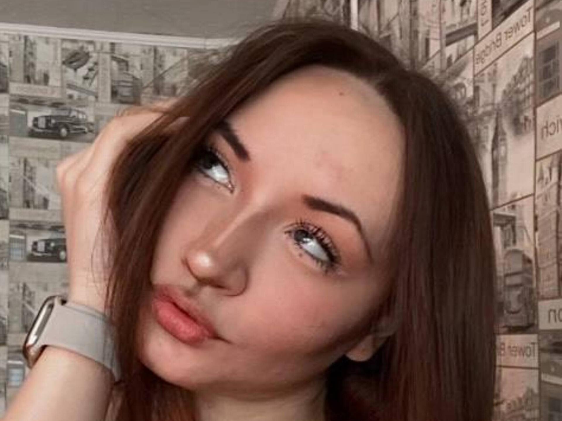 webcam model LelaTraverso from XloveCam webcam model LelaTraverso from XloveCam