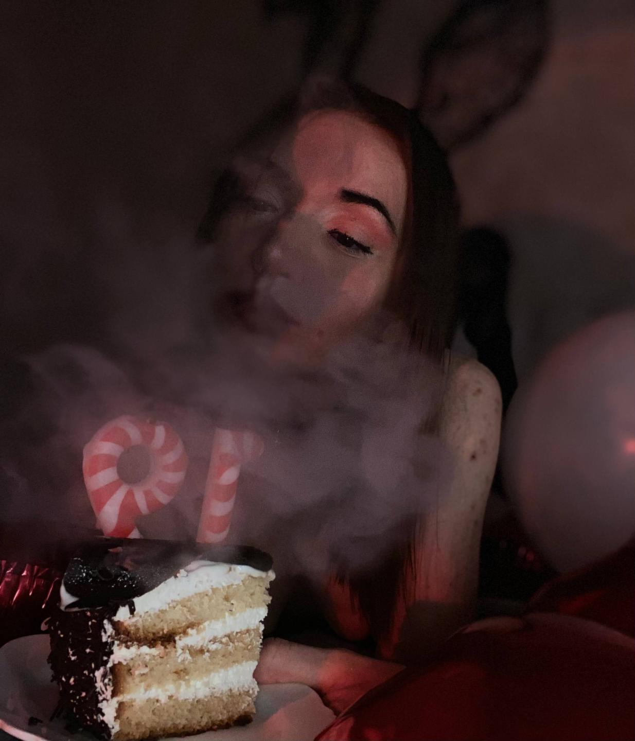 webcam model LelaTraverso from XloveCam webcam model LelaTraverso from XloveCam