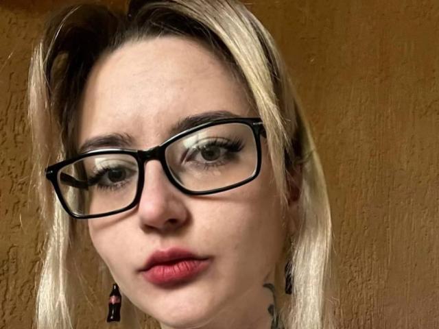 LiliStraw — live cam photo 1