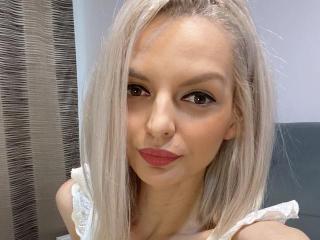DouceAmelia Amateur Live Cam - Photo 16/21