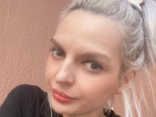 DouceAmelia Amateur Live Cam - Photo 12/21