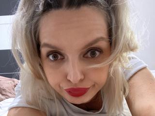 DouceAmelia Amateur Live Cam - Photo 11/21