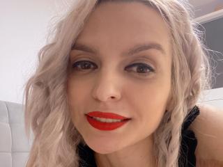 DouceAmelia Amateur Live Cam - Photo 10/21