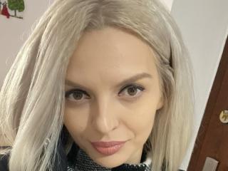 DouceAmelia Amateur Live Cam - Photo 8/21