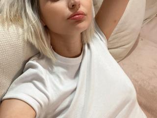 DouceAmelia Amateur Live Cam - Photo 6/21