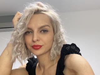 DouceAmelia Amateur Live Cam - Photo 4/21