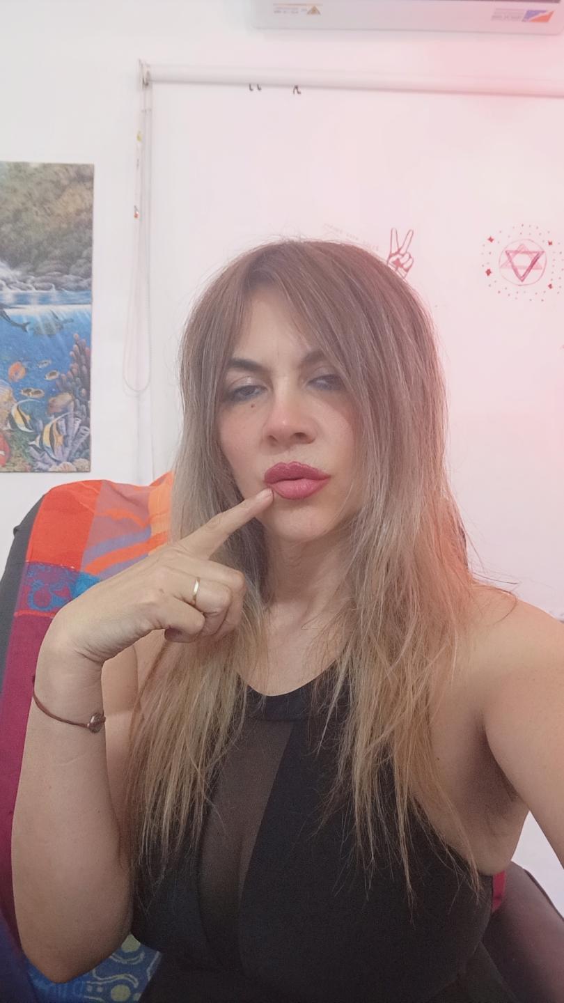 webcam model Murax from XloveCam webcam model Murax from XloveCam