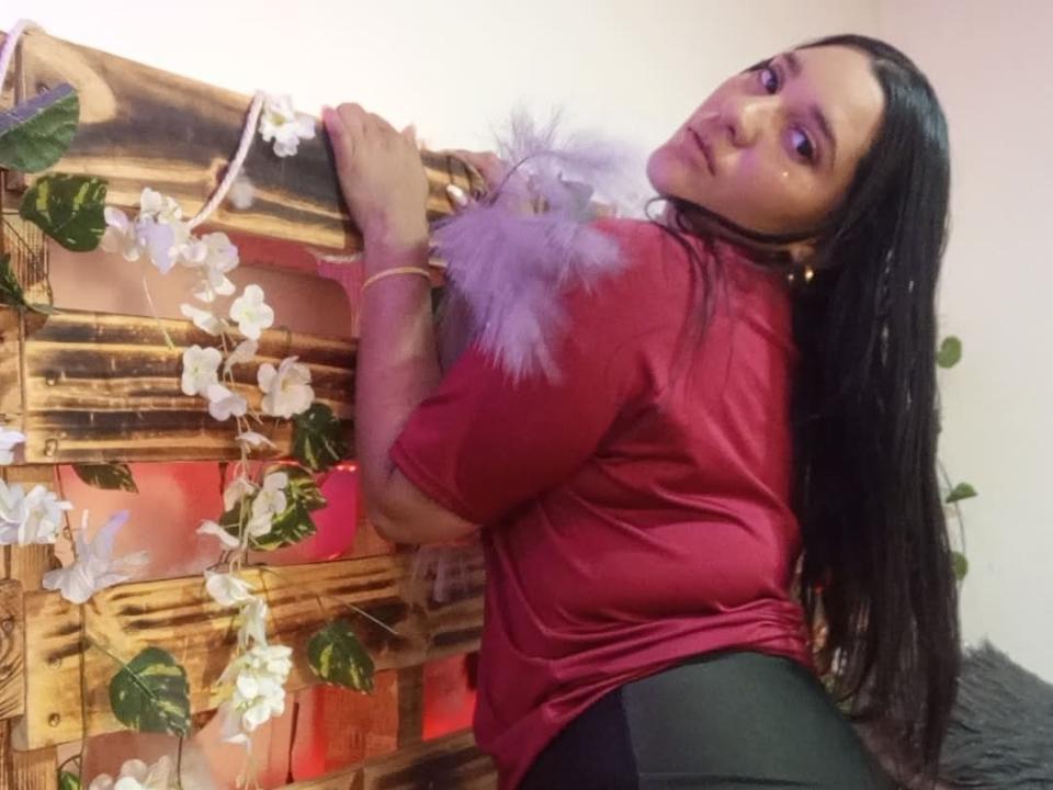 CristalRios — live cam photo 4