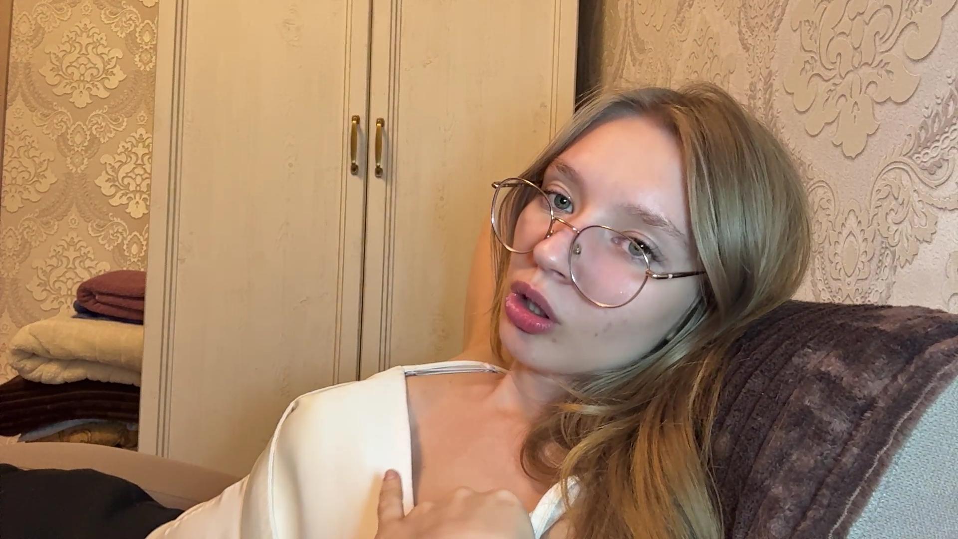 webcam model ColeneBeauharnois from XloveCam webcam model ColeneBeauharnois from XloveCam