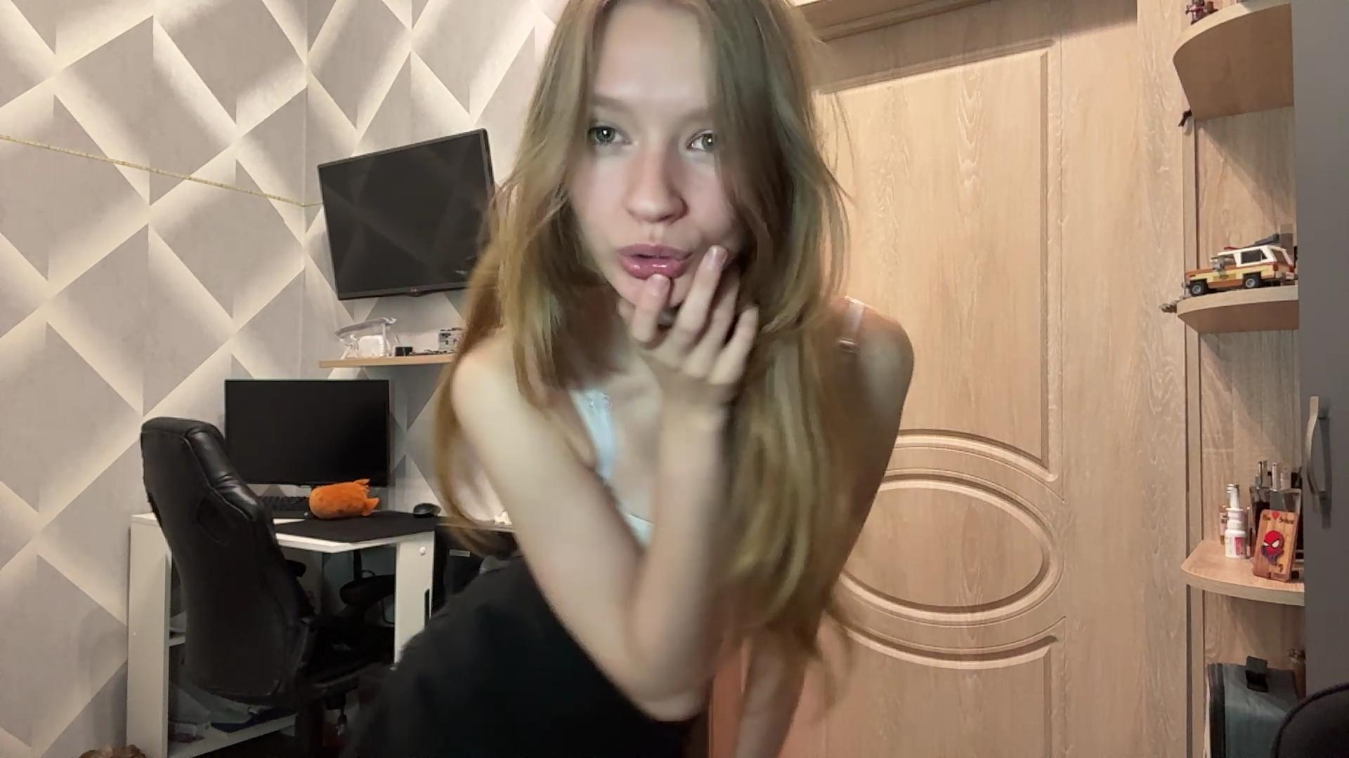 webcam model ColeneBeauharnois from XloveCam webcam model ColeneBeauharnois from XloveCam