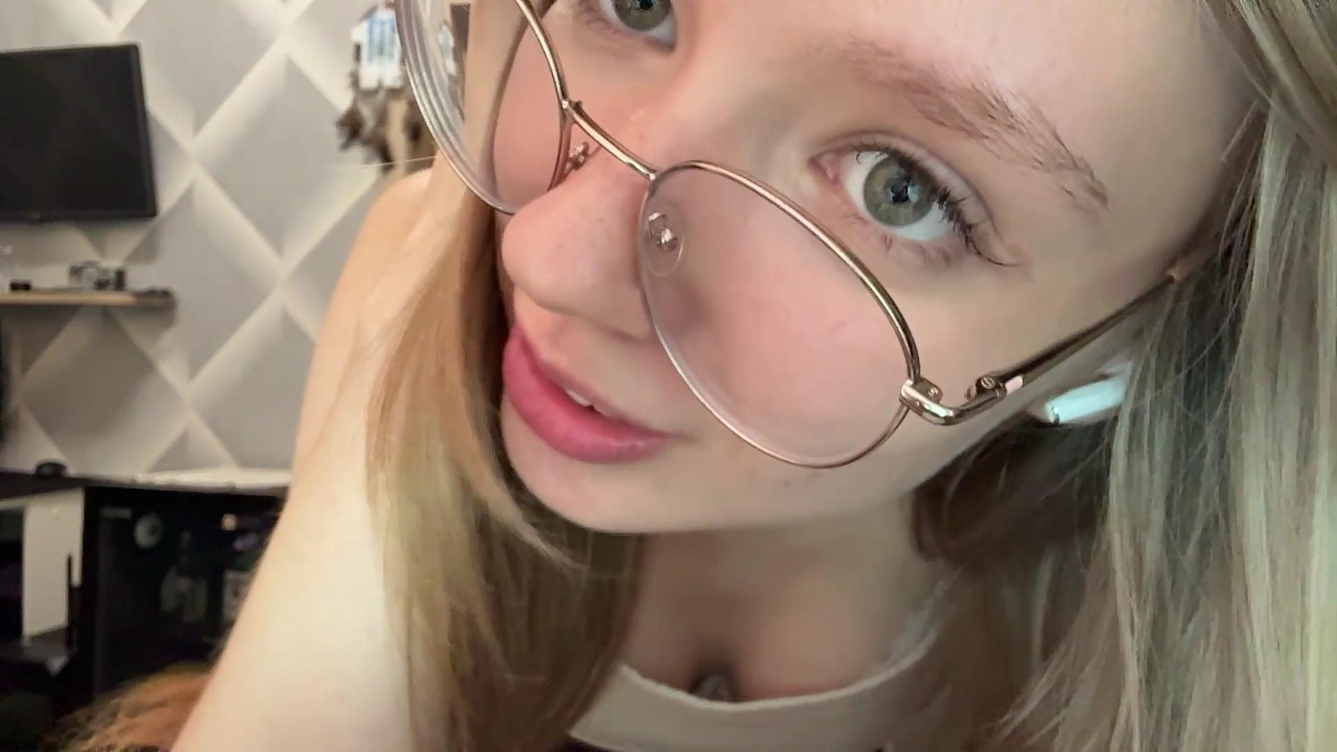 webcam model ColeneBeauharnois from XloveCam webcam model ColeneBeauharnois from XloveCam