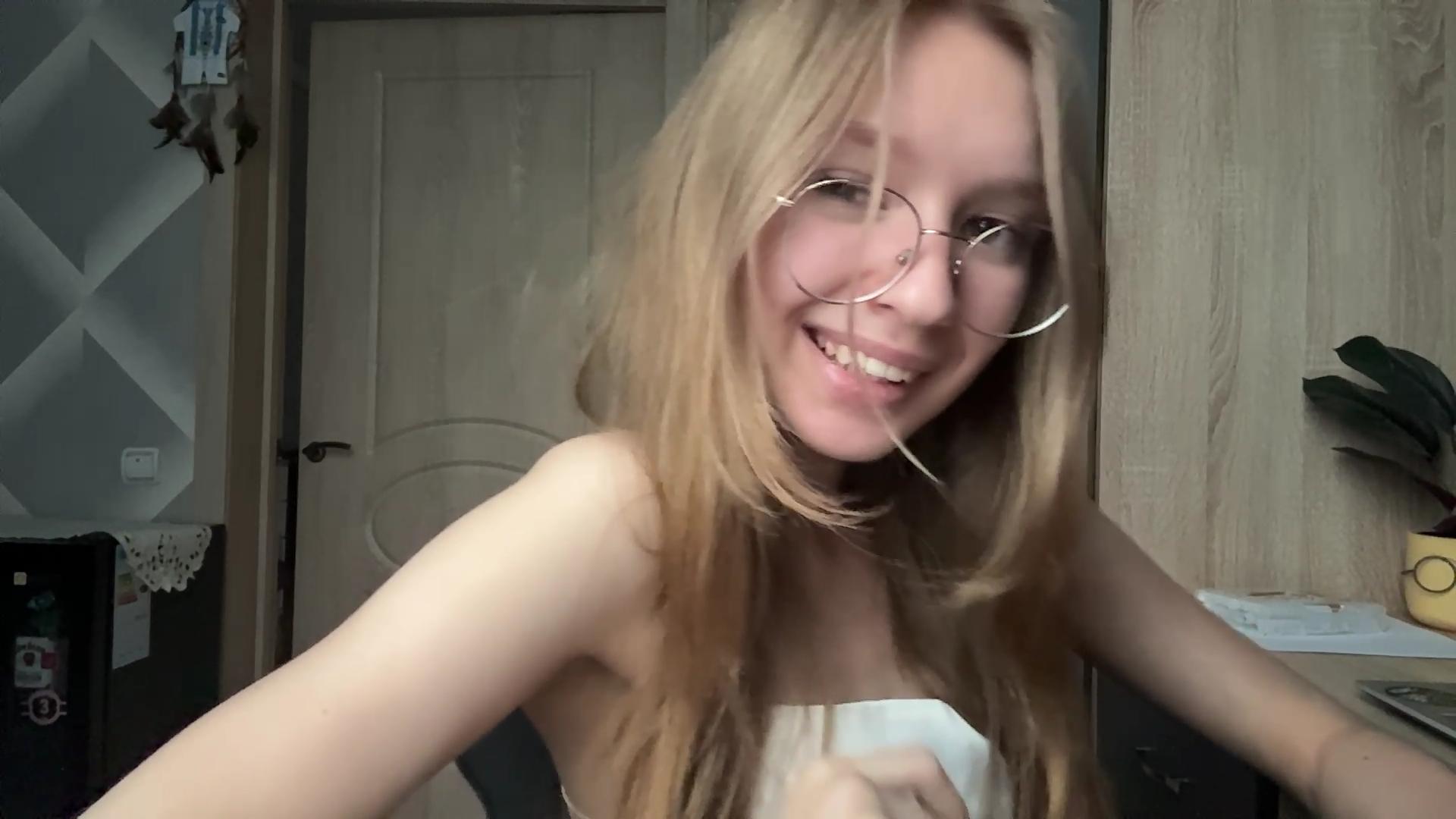 webcam model ColeneBeauharnois from XloveCam webcam model ColeneBeauharnois from XloveCam