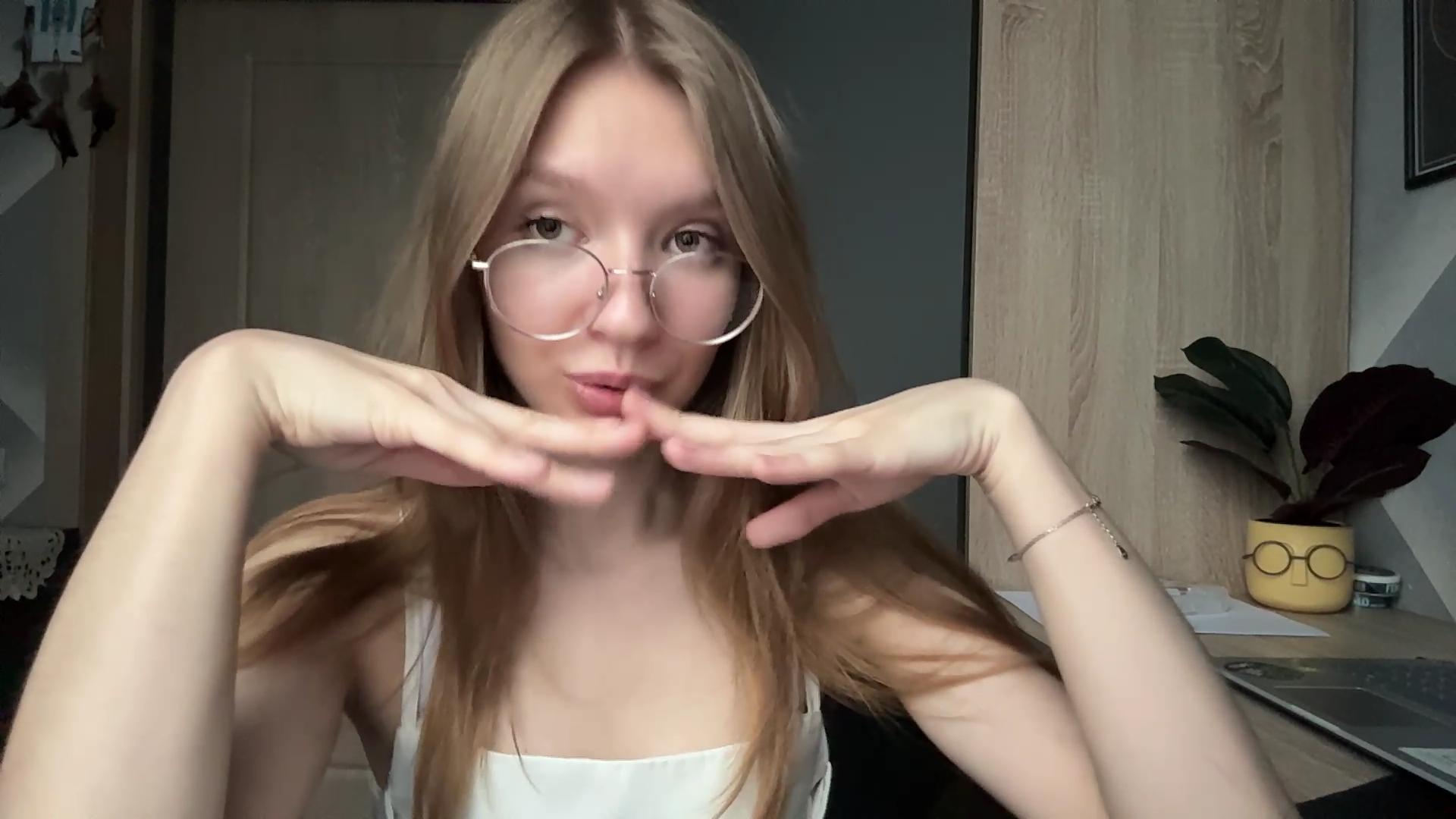 webcam model ColeneBeauharnois from XloveCam webcam model ColeneBeauharnois from XloveCam