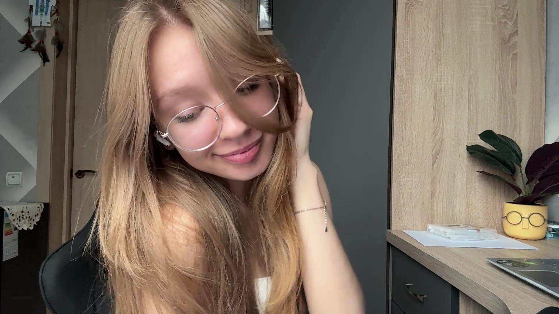 webcam model ColeneBeauharnois from XloveCam webcam model ColeneBeauharnois from XloveCam