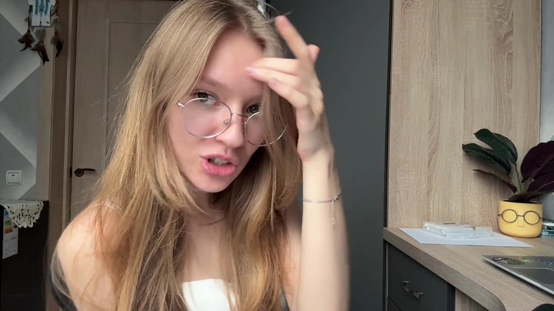 webcam model ColeneBeauharnois from XloveCam webcam model ColeneBeauharnois from XloveCam