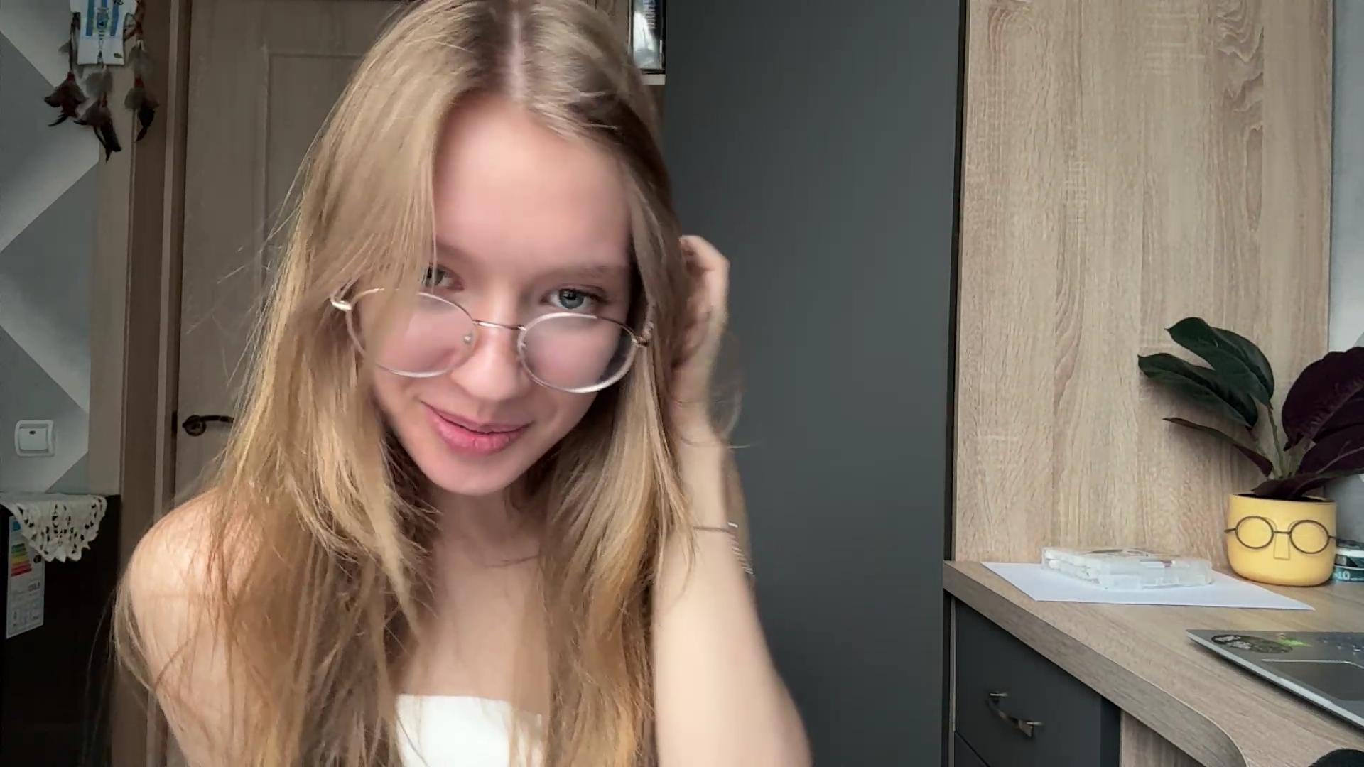 webcam model ColeneBeauharnois from XloveCam webcam model ColeneBeauharnois from XloveCam