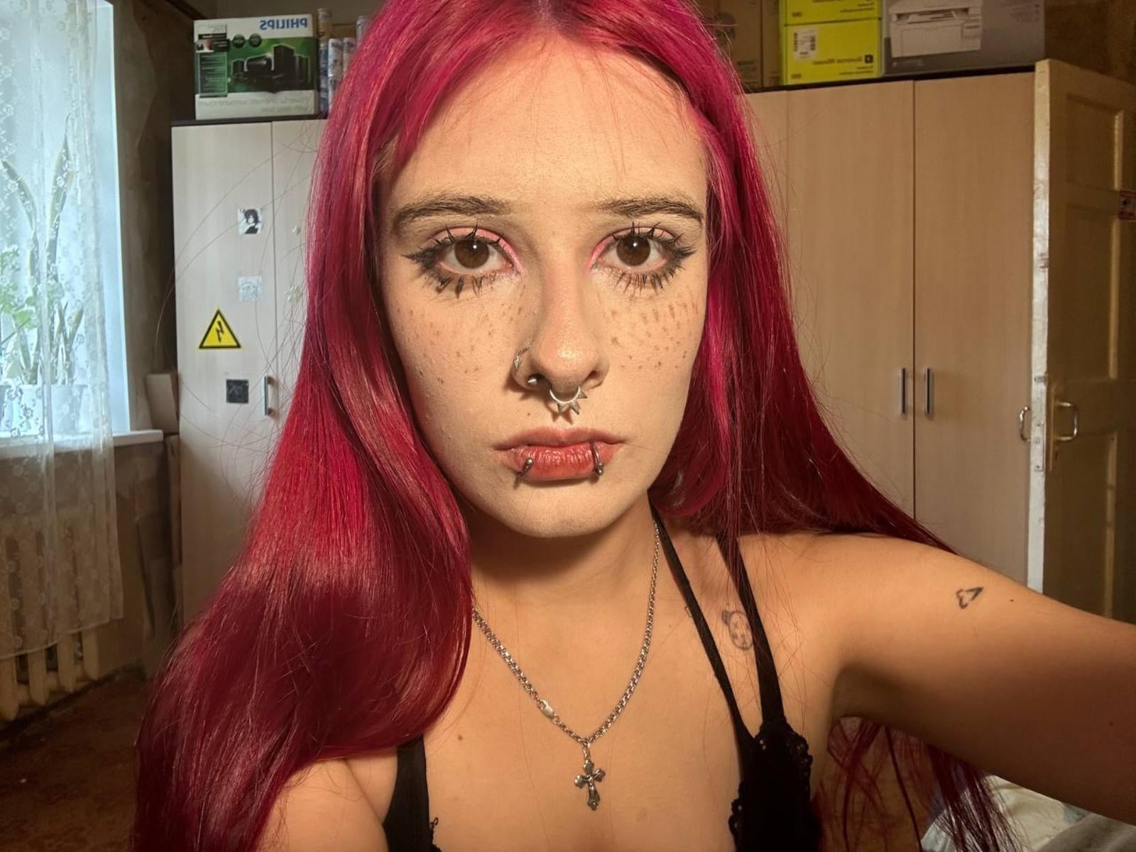 webcam model EugeniaGutterman from XloveCam webcam model EugeniaGutterman from XloveCam