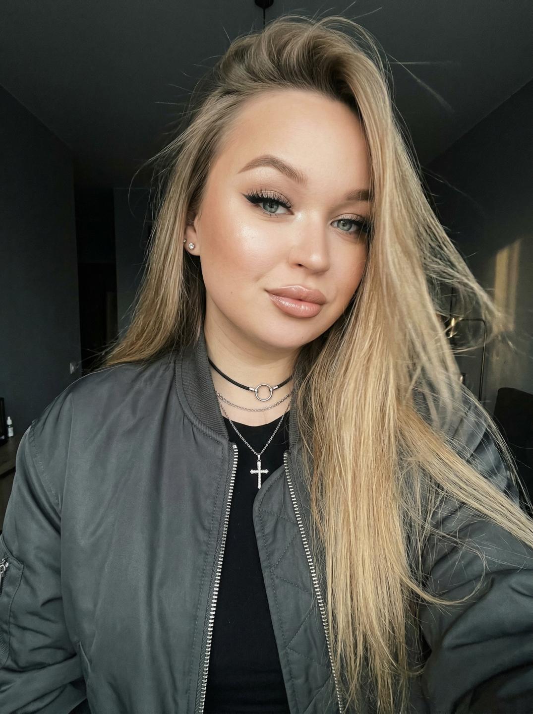 webcam model Velorda from XloveCam webcam model Velorda from XloveCam