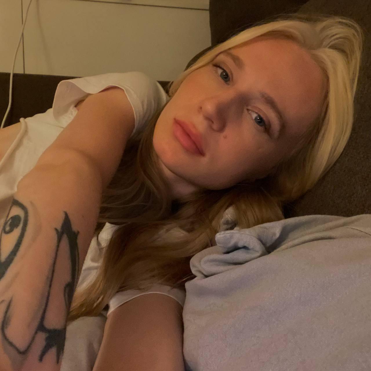 webcam model TimikaKoetter from XloveCam webcam model TimikaKoetter from XloveCam