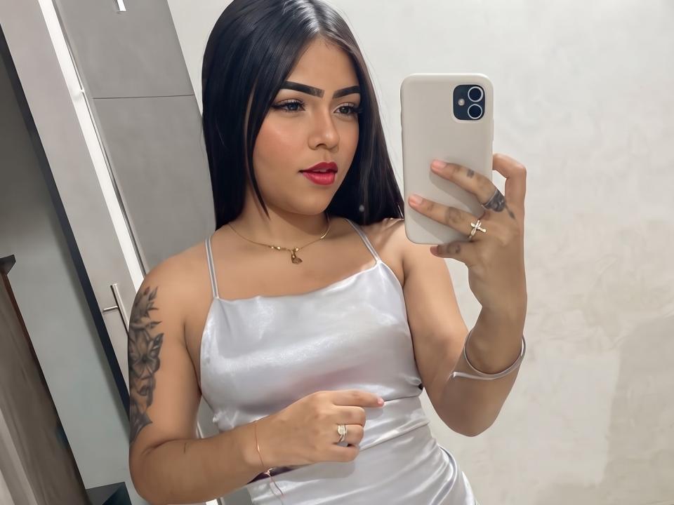 AlizzonWinters — live cam photo 2