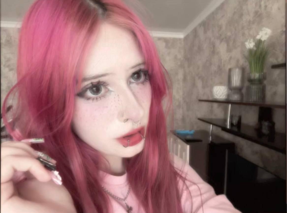 webcam model EugeniaGutterman from XloveCam webcam model EugeniaGutterman from XloveCam