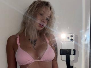 SoftAngelxKisses Blowjob XXX Cams - Photo 9/21
