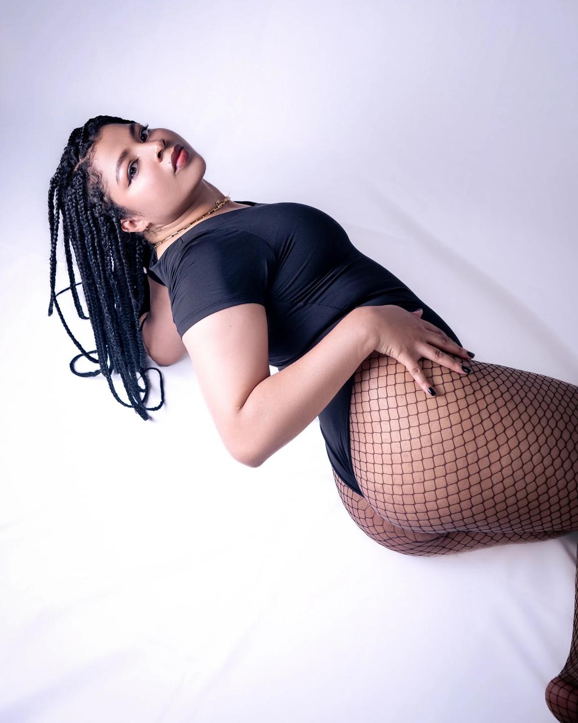 webcam model SoyNerea from XloveCam webcam model SoyNerea from XloveCam