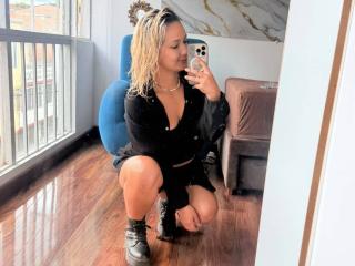 ElenaSaenz Boobs Liveshow - Photo 19/21