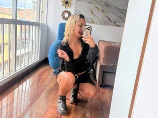 ElenaSaenz Boobs Liveshow - Photo 17/21