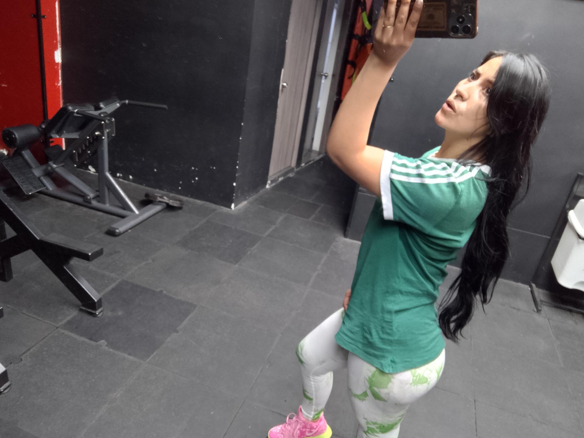 webcam model SofiaAnal from XloveCam webcam model SofiaAnal from XloveCam