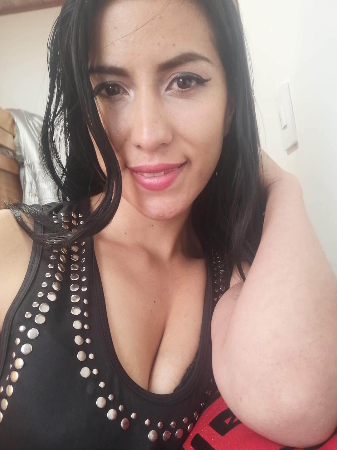 webcam model SofiaAnal from XloveCam webcam model SofiaAnal from XloveCam