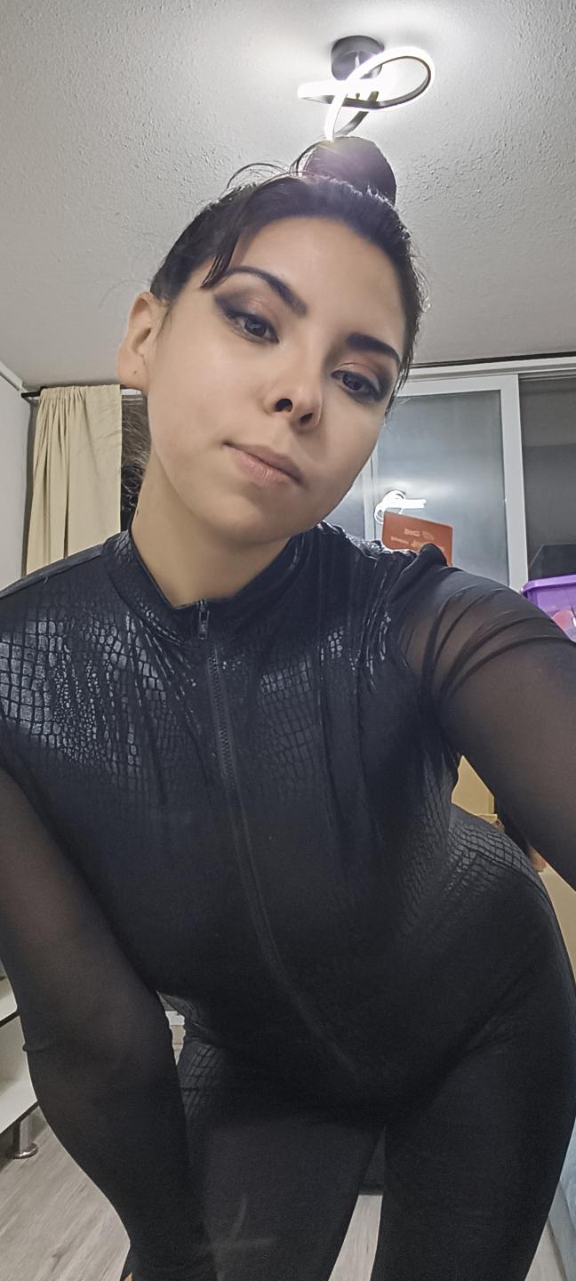 webcam model IviHetairaa from XloveCam webcam model IviHetairaa from XloveCam
