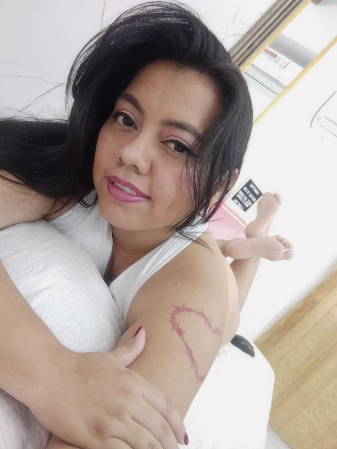 webcam model ChubbyThickMilf from XloveCam webcam model ChubbyThickMilf from XloveCam
